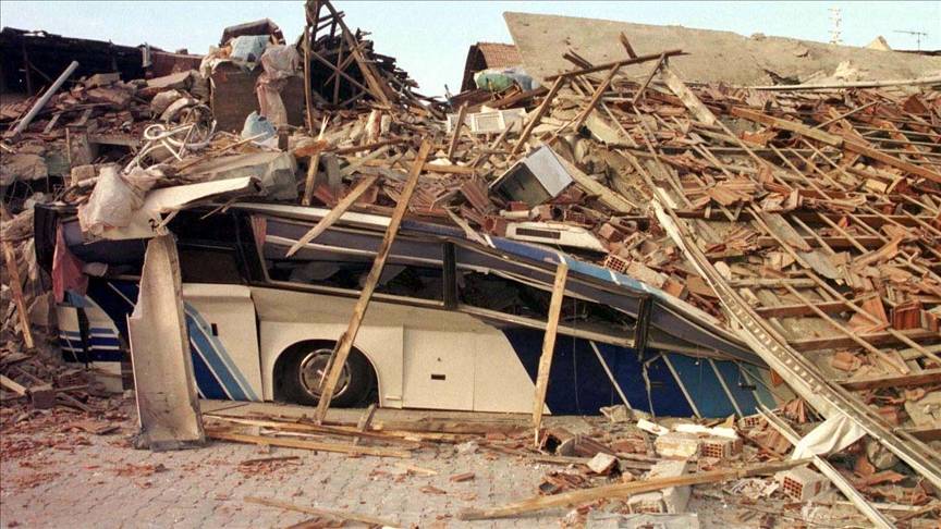 17 Ağustos Depremi 26. yılında: 45 saniyede yaşanan felaketin unutulmayan izleri 9